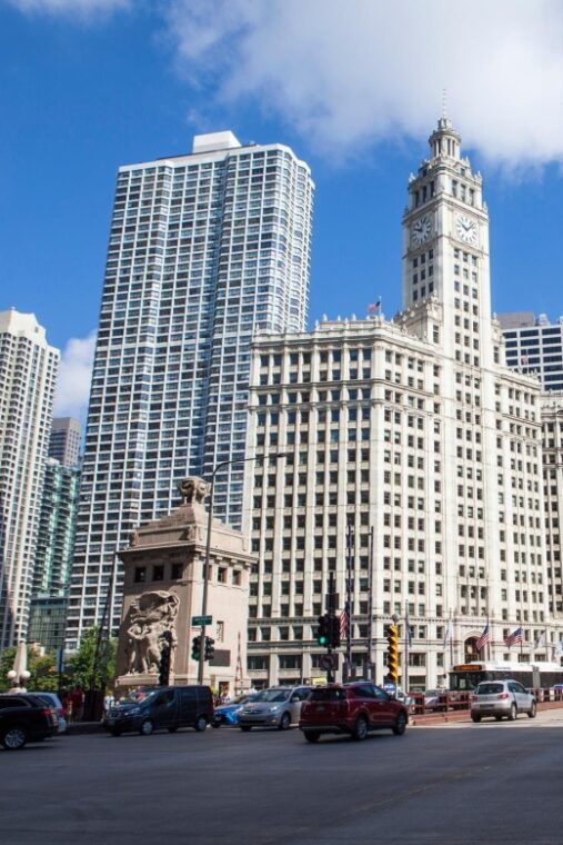 echoes-of-elegance-chicagos-architectural-splendors-2