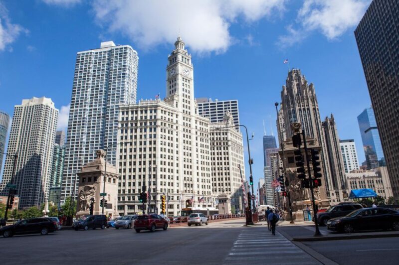 Echoes of Elegance: Chicagos Architectural Splendors - The Experience from a Review Perspective
