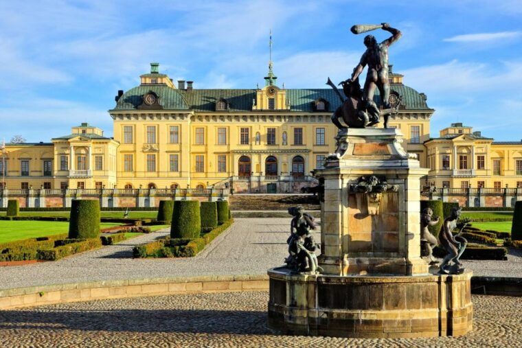 eco-bike-tour-of-stockholm-old-town-djurgarden-nature