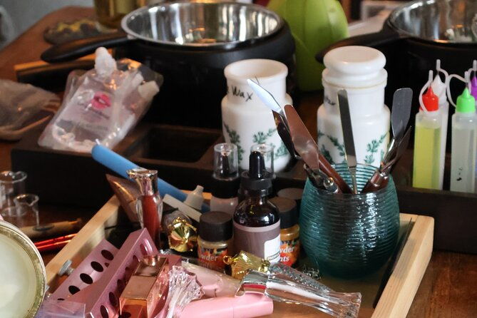 eco-friendly-lipstick-making-workshop-in-paris