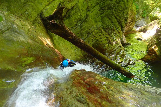 ecouges-sensational-canyoning-in-the-vercors-grenoble-lyon