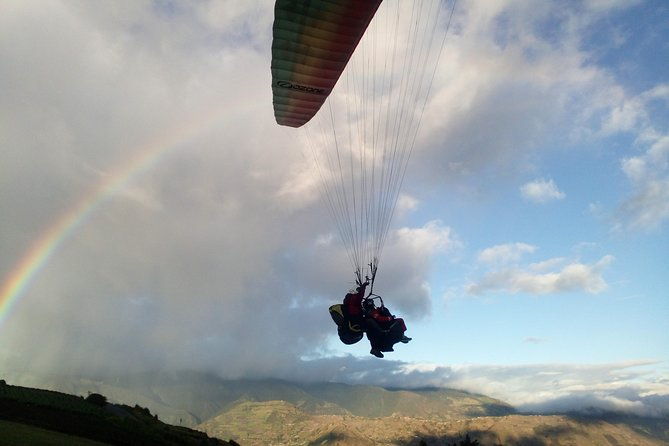 ecuador-paragliding-banos