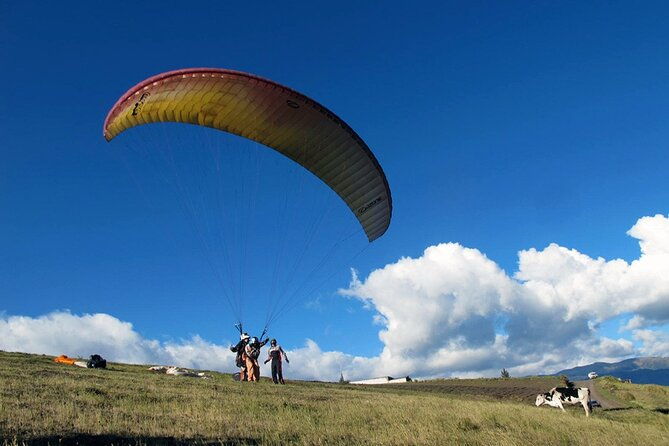 ecuador-paragliding-banos