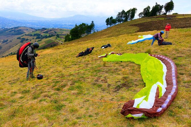 ecuador-paragliding-banos