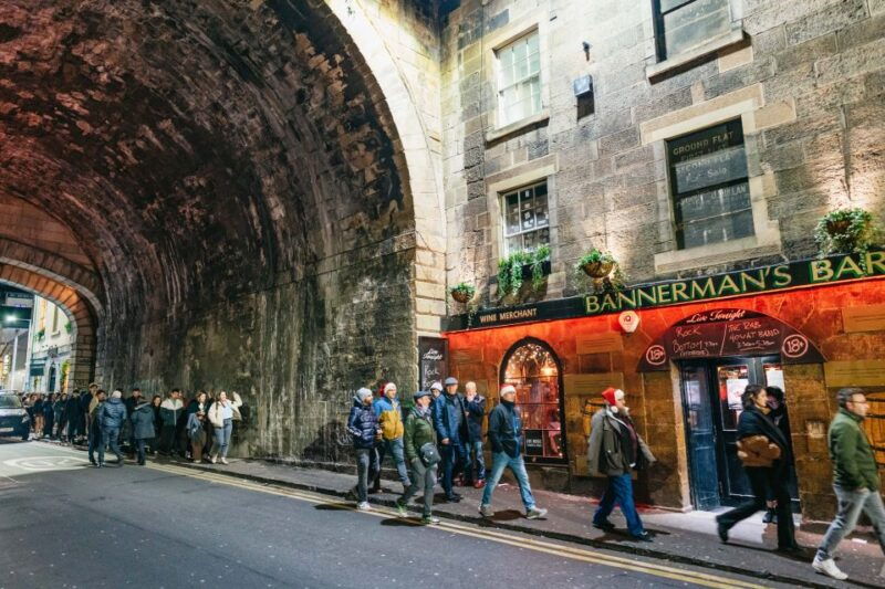 edinburgh-7-bar-pub-crawl-with-7-shots-discounts