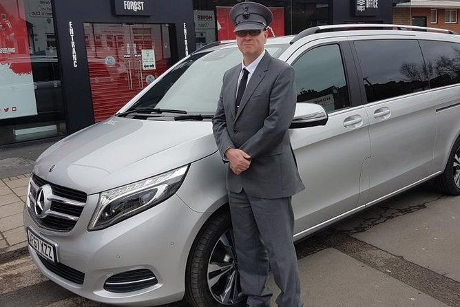 edinburgh-airport-to-glasgow-city-chauffeured-hire-driver
