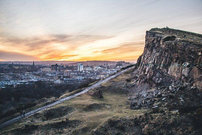 edinburgh-arthurs-seat-hike-with-local-guide