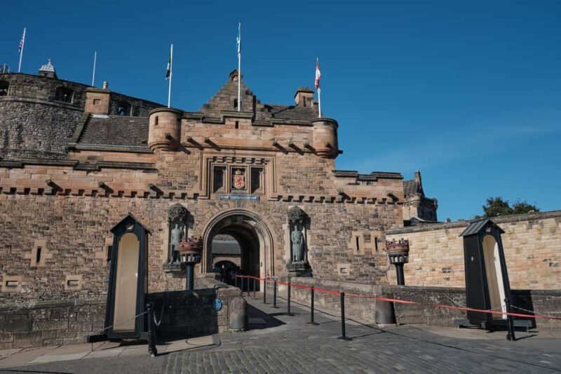 Edinburgh: Castle Guided Tour & Holyrood Palace Ticket - Final Thoughts