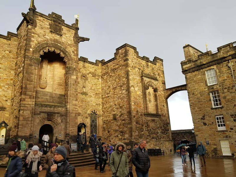 Edinburgh Castle: Guided Tour in Spanish - FAQ