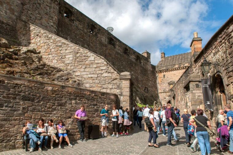 edinburgh-castle-guided-tour-with-entry-ticket