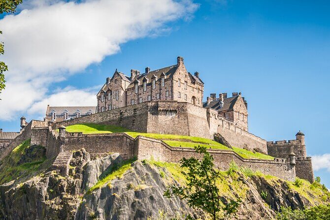 Edinburgh Castle Highlights Tour with Tickets, Map, and Guide - Meeting Point on the Royal Mile