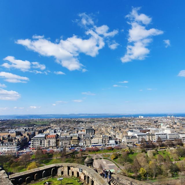 edinburgh-castle-highlights-tour-with-tickets-map-guide