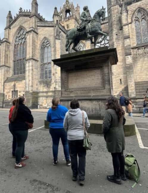 Edinburgh: Castle, Royal Mile, St Giles and Greyfriars tour - Who Would Enjoy This Tour?