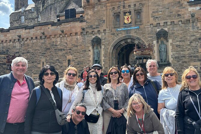 edinburgh-castle-royal-mile-walking-tour-ticket-included
