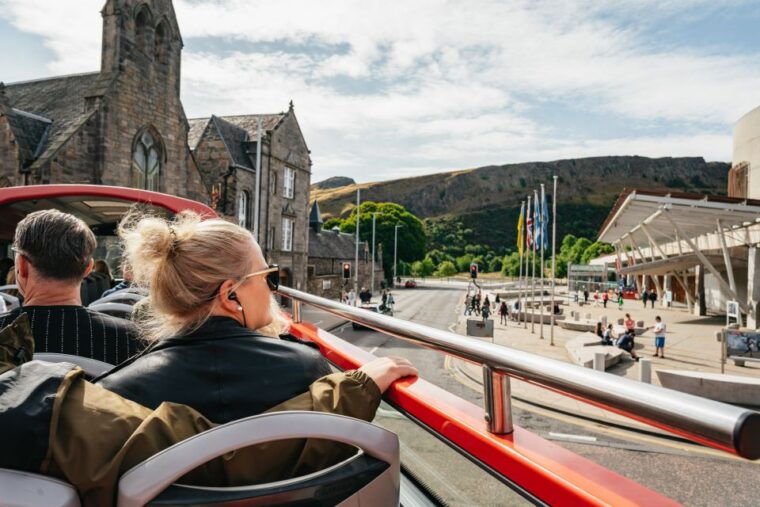 edinburgh-city-sightseeing-hop-on-hop-off-bus-tour