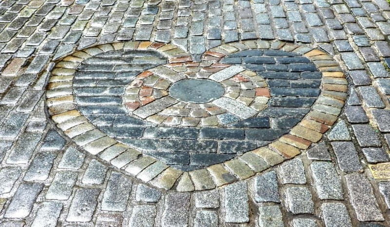 Edinburgh: Dark History Royal Mile Walking Tour - An Honest Look at a Spooky Edinburgh Experience