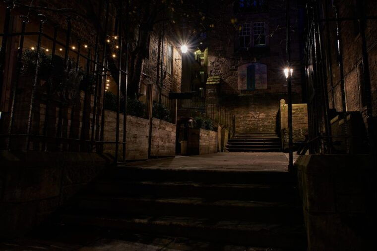 edinburgh-dark-secrets-of-the-old-town-ghost-walking-tour