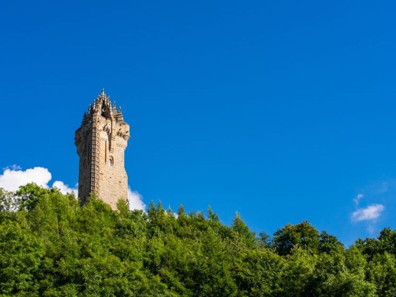 edinburgh-eilean-donan-loch-ness-glenfinnan-2-day-tour-2