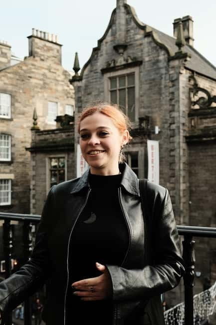 Edinburgh: Folklore & History Walking Tour - Analyzing the Value