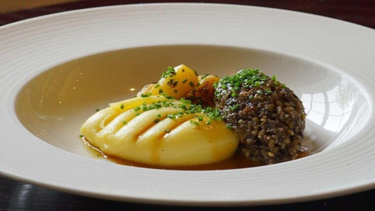 edinburgh-food-drink-tour-with-eat-walk-tours