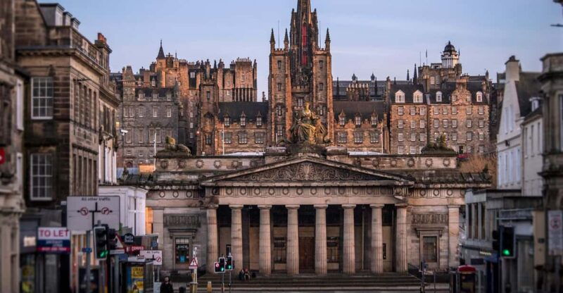edinburgh-full-day-walking-tour-with-castle-included