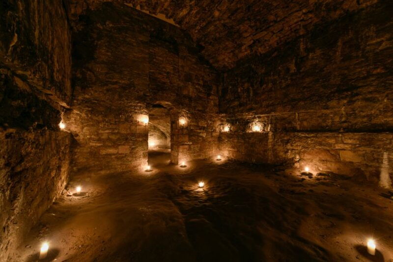 edinburgh-ghostly-underground-vaults-small-group-tour