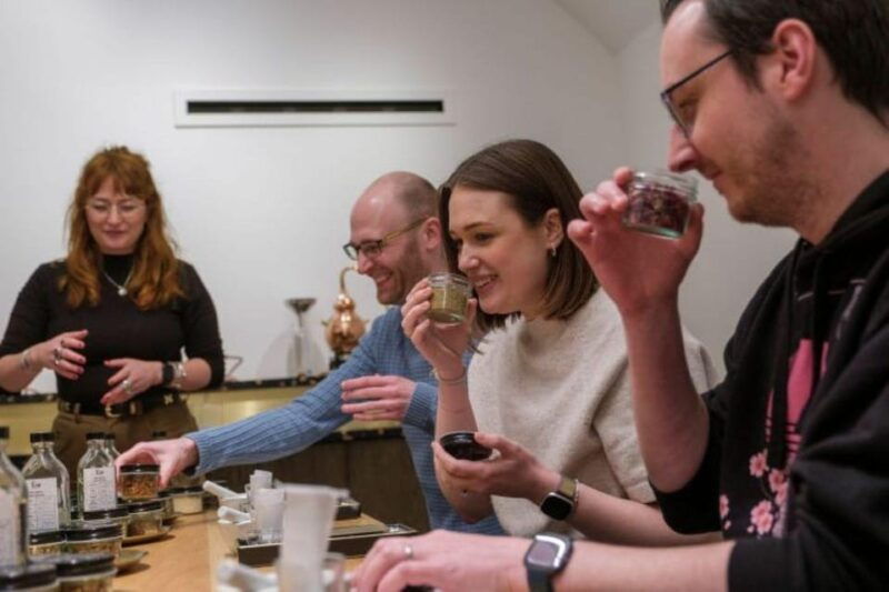 edinburgh-gin-distillery-gin-making-experience