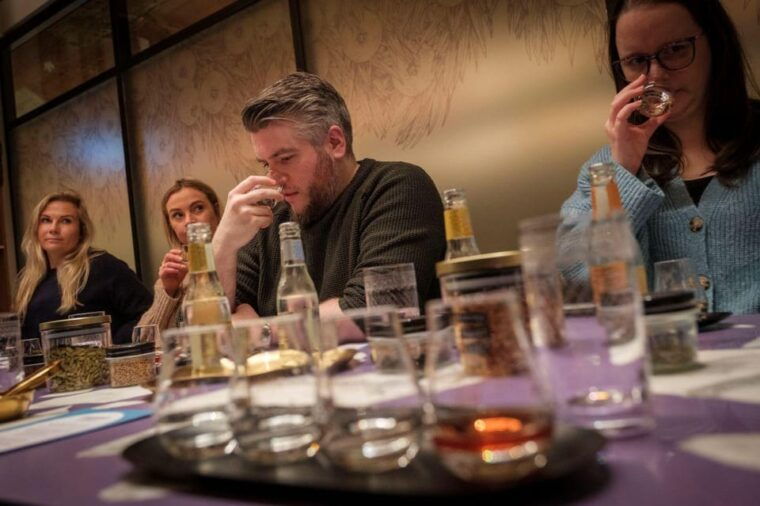edinburgh-gin-distillery-tour-and-tasting