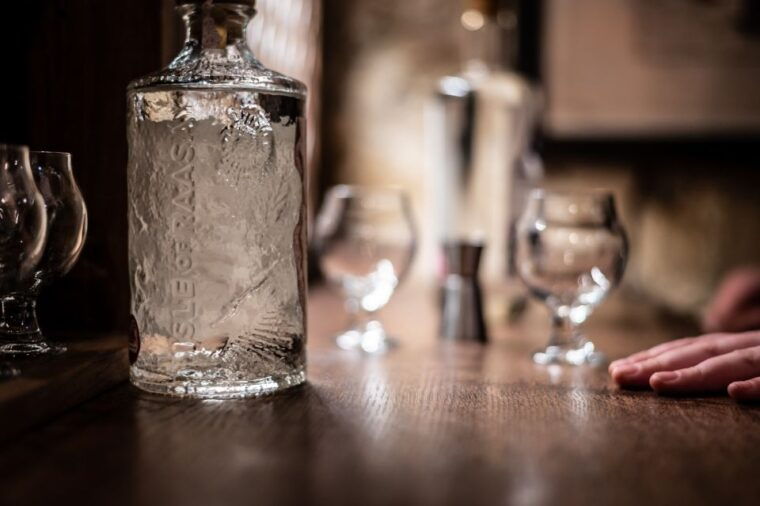 edinburgh-gin-tasting-at-underground-venue