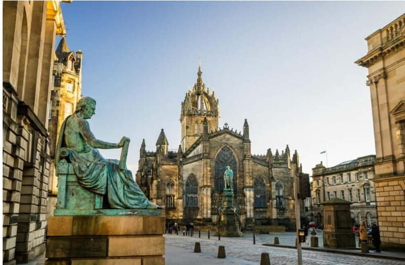 Edinburgh: Grand Historic and Literary Coach Tour - A Thorough Look at the Experience