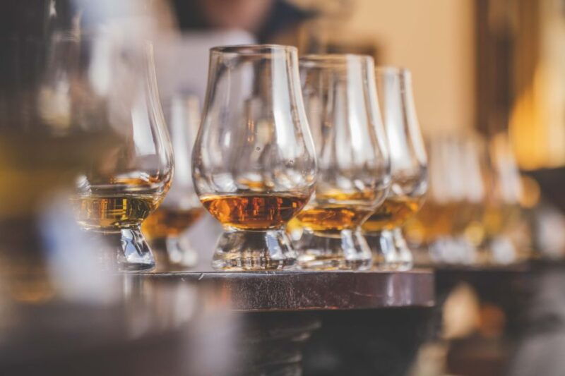 edinburgh-guided-whisky-tasting-walking-tour