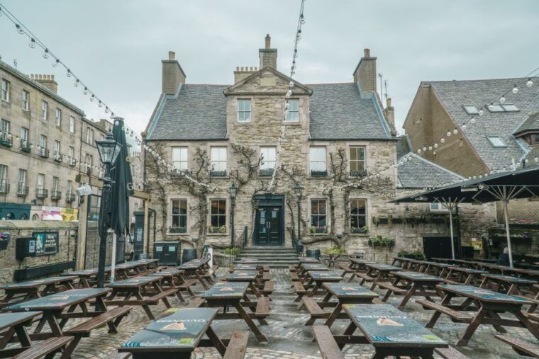 edinburgh-guided-whisky-tasting-walking-tour