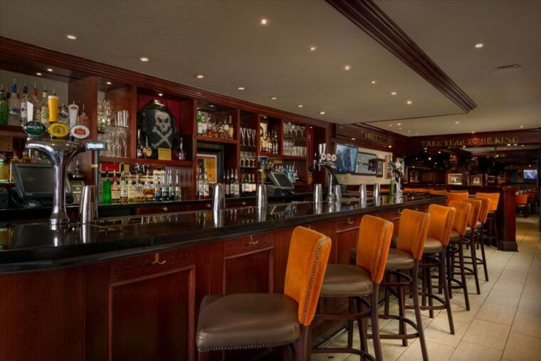 edinburgh-hard-rock-cafe-with-set-menu-for-lunch-or-dinner