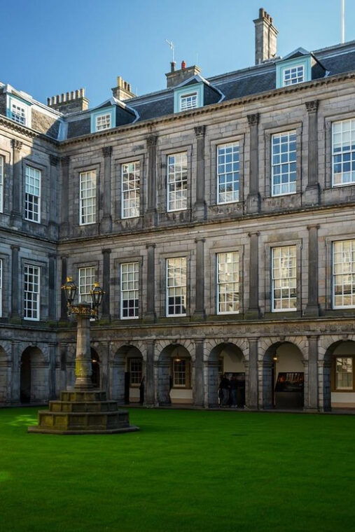 edinburgh-harry-potter-tour-palace-of-holyrood-entry