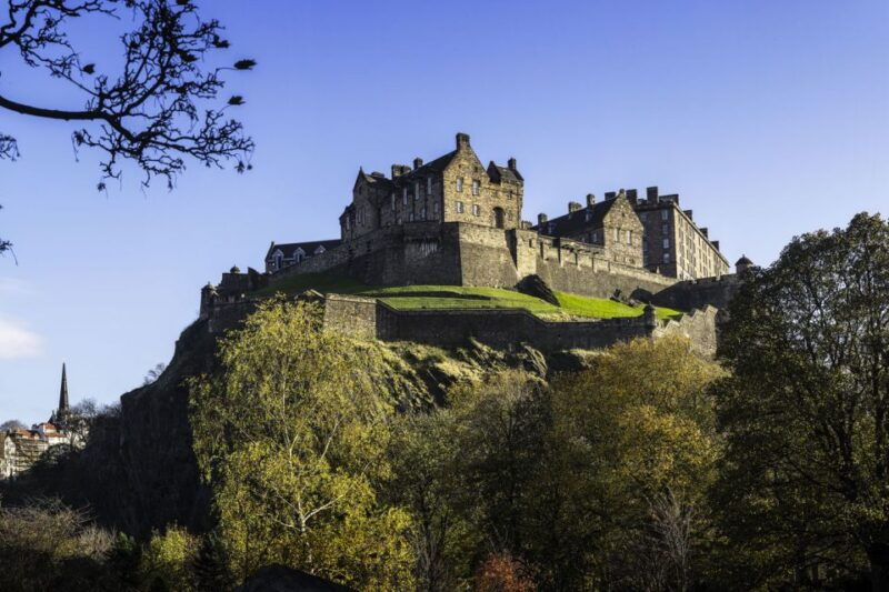 edinburgh-harry-potter-wizard-walking-tour-kids-join-free