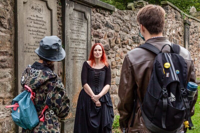 edinburgh-haunted-underground-vaults-and-graveyard-tour