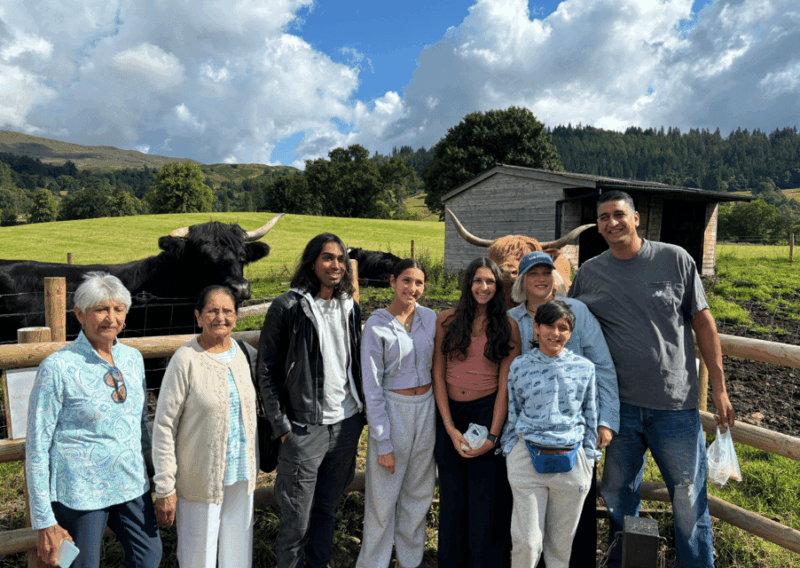 edinburgh-highland-cow-blackness-castle-and-tea