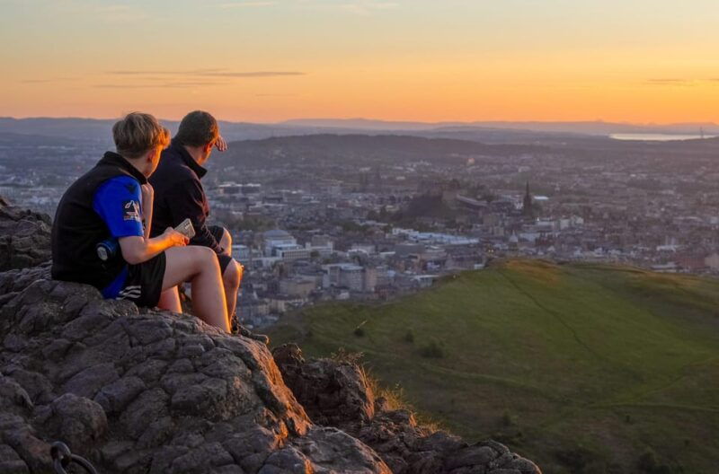edinburgh-hike-arthurs-seat-with-a-mountain-guide