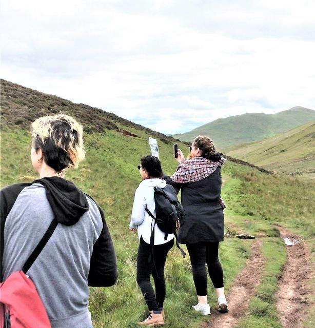 edinburgh-hill-nature-hike-with-a-local