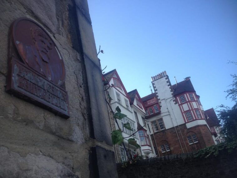 edinburgh-history-lovers-old-town-walking-tour-2