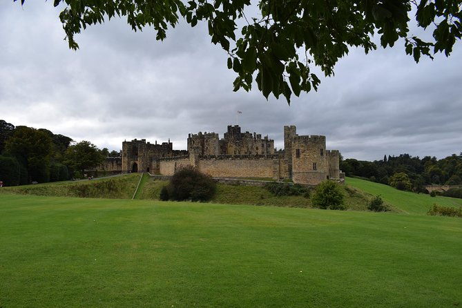 edinburgh-holy-island-alnwick-castle-kingdom-of-northumbria