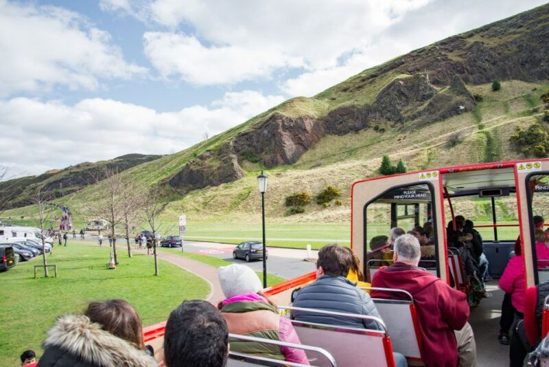 edinburgh-hop-on-hop-off-bus-pass-with-3-city-tours