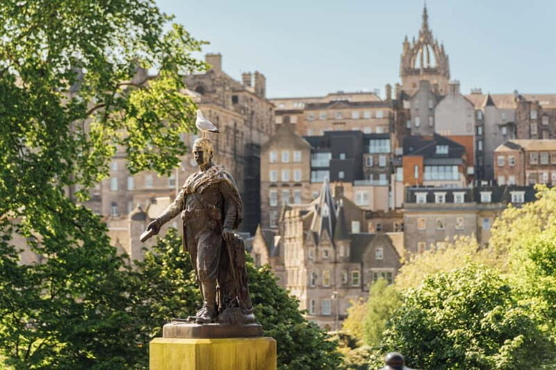 Edinburgh: Hop-On, Hop-Off Bus Tour City & Britannia Combo - The City Tour: Highlights and Stops