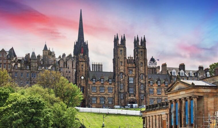 edinburgh-in-1-day-walking-tour-with-digital-guide