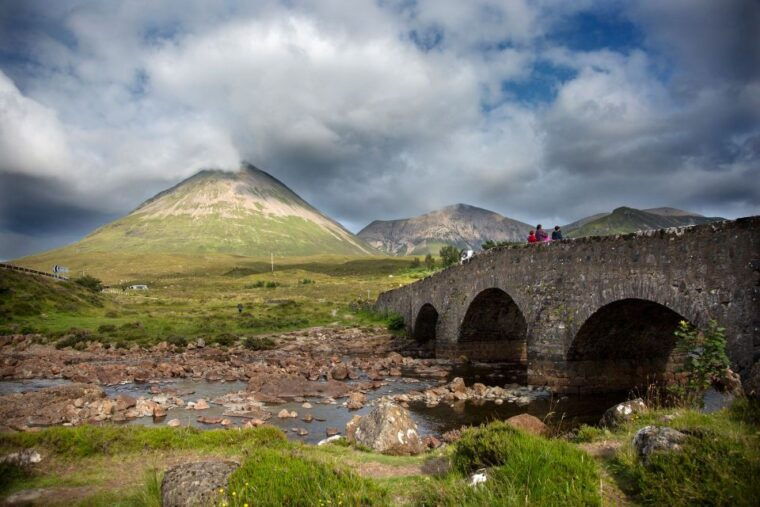 edinburgh-isle-of-skye-and-loch-ness-5-day-highlands-tour
