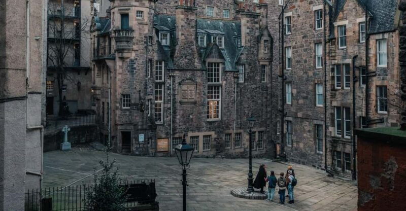 edinburgh-old-town-ghost-walking-tour