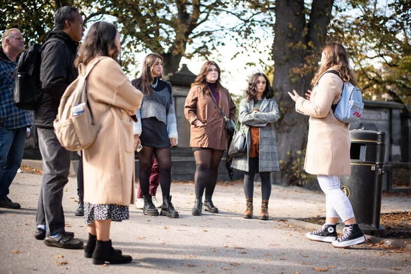 Edinburgh: Old Town Walking Tour with Castle Entry - A Closer Look at the Tour Itinerary