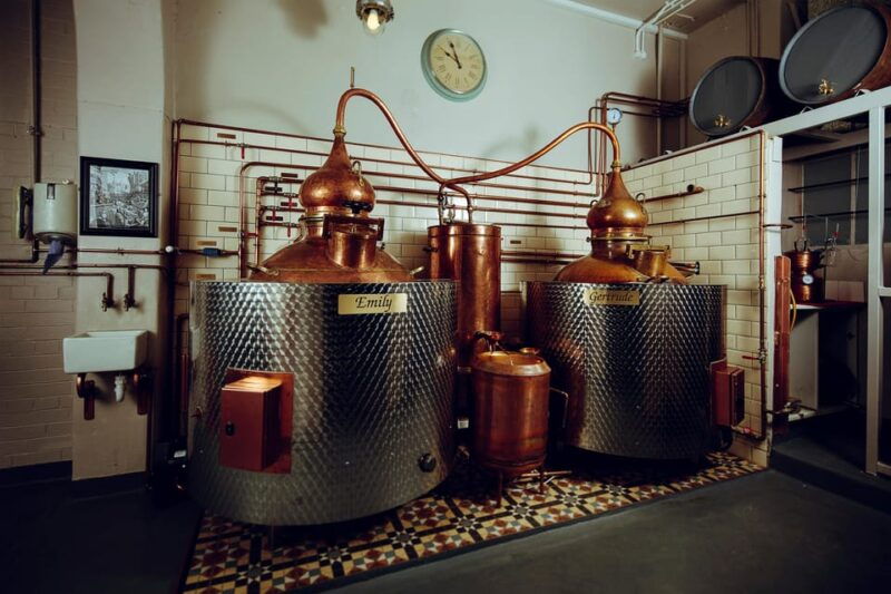edinburgh-pickerings-gin-jolly-tour-distillery-tasting