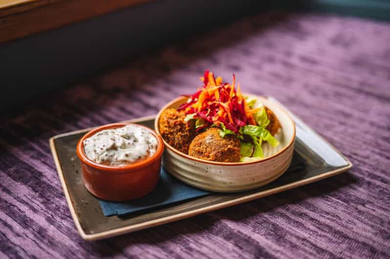 edinburgh-plant-based-food-tours-of-the-old-town