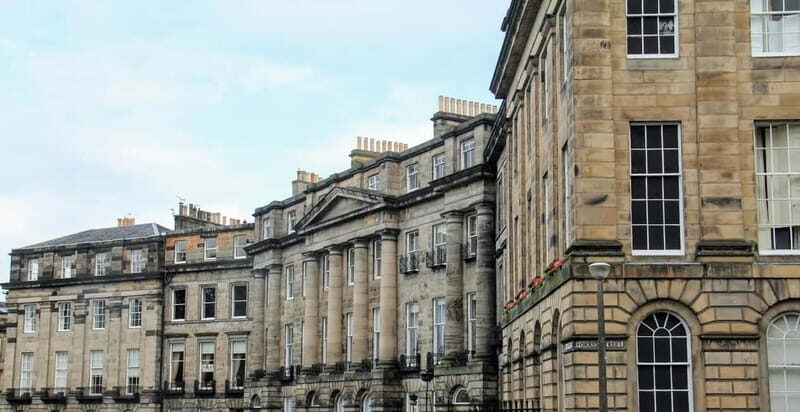 Edinburgh: Private City Highlights Tour with Driver - In-Depth Exploration of the Tour
